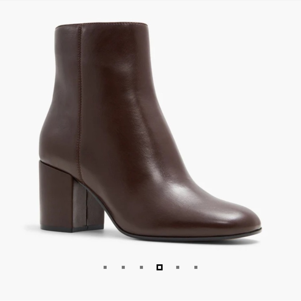 NEW Size 5 Seraphina Boots